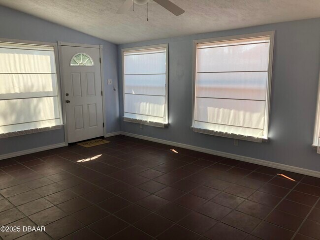 Building Photo - 1166 Ashland Ct
