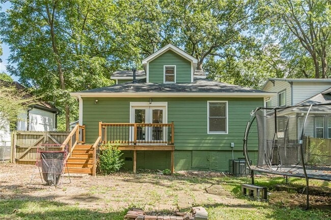 Building Photo - 1801 Evans Dr SW