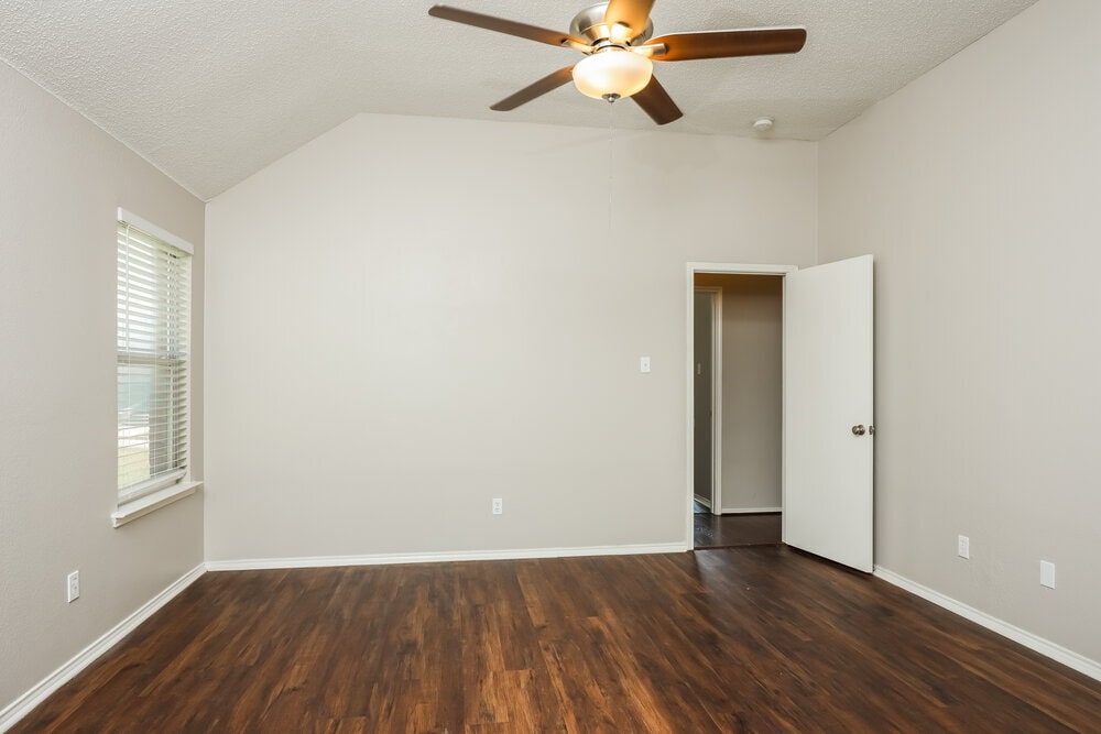 Building Photo - 2133 Acorn Grove