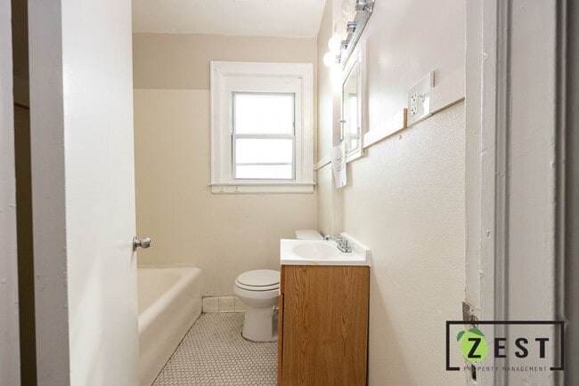 Building Photo - 12120 Stoepel St