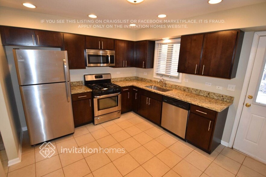 Building Photo - 1106 N Drury Ln