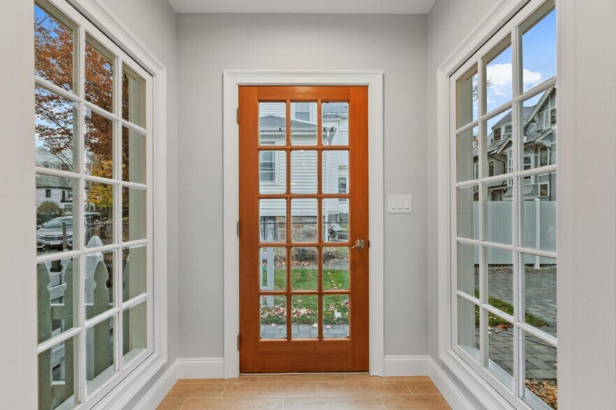 Building Photo - 14 Newell Rd