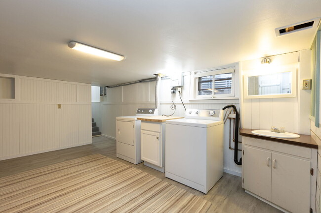 Building Photo - Charming Old Town Longmont Rental - 2bed +...