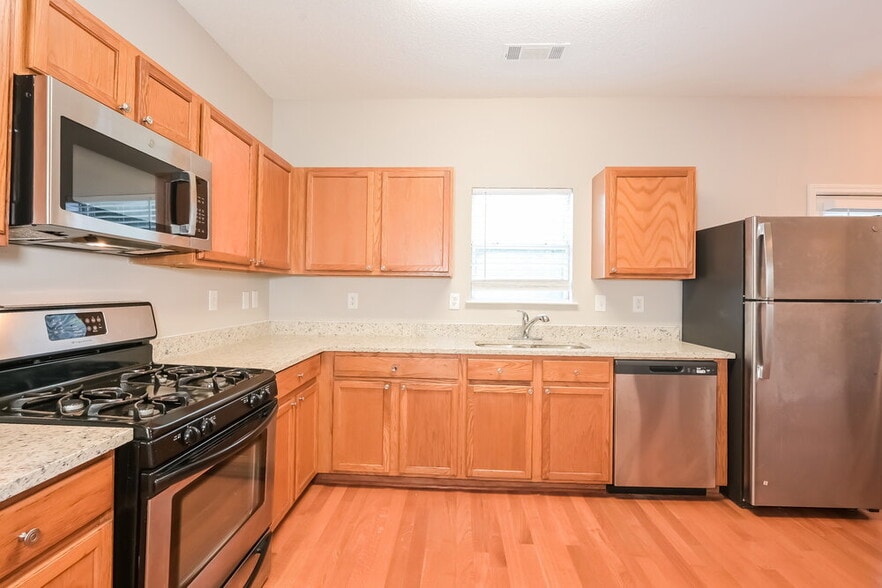 Building Photo - 2115 Palatine Pl