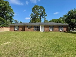 Building Photo - 24 Bethel Forest Dr S