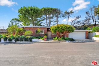 Building Photo - 16798 Charmel Ln