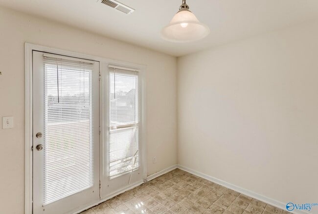 Building Photo - 105 Bayside Ln
