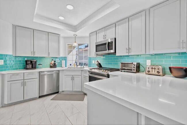 Building Photo - 77707 Cll Las Brisas S