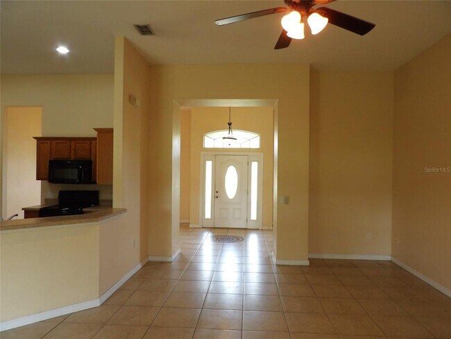 Building Photo - 3074 Bay Laurel Cir N