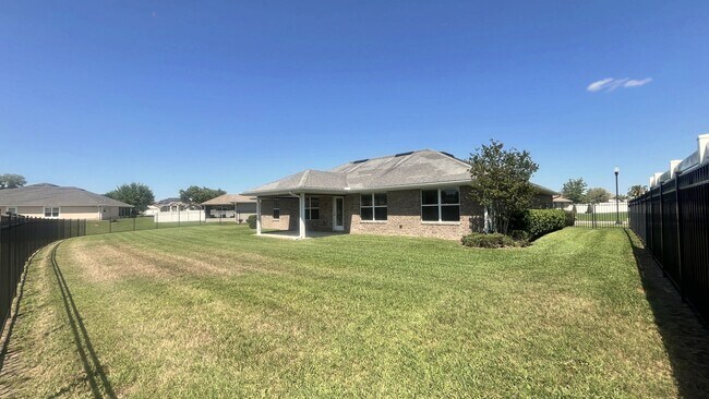 Building Photo - Spacious 4-Bedroom Brick Home in Preserve ...