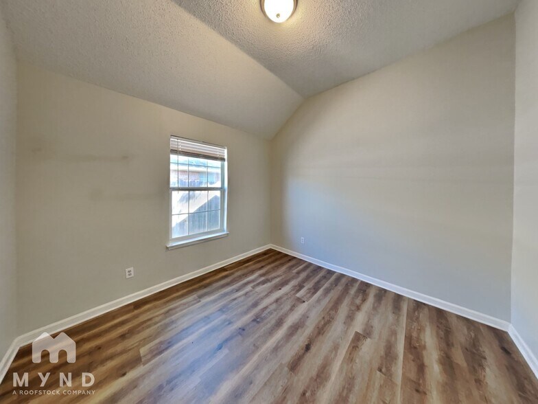 Building Photo - 8617 Saranac Trail