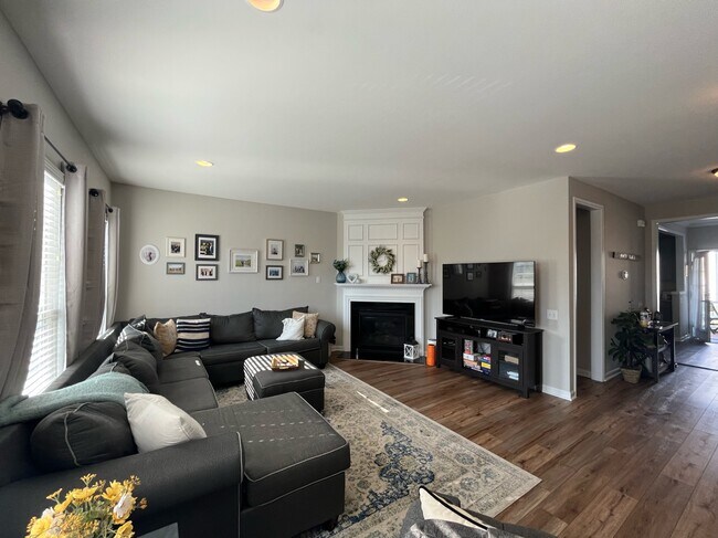 Building Photo - 612 Ellison Dr