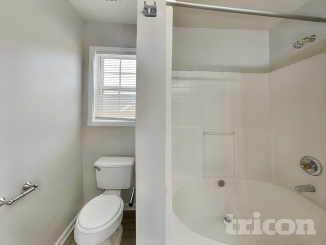 Building Photo - 62 Kirkhill Dr
