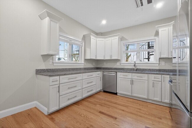 Building Photo - 650 Dorchester Ave