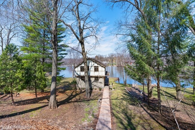 Building Photo - 2712 Ridge Ave