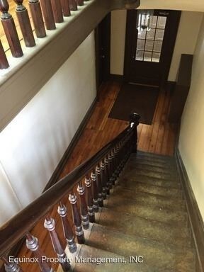 Building Photo - 636 N New St