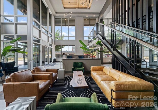 Building Photo - 500 W Trade St