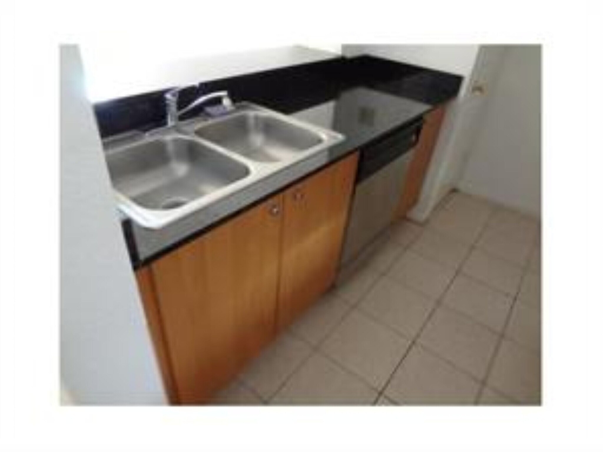 Building Photo - 2890 N Oakland Forest Dr