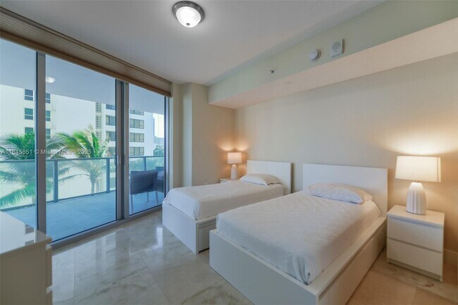 Building Photo - 3101 S Ocean Dr