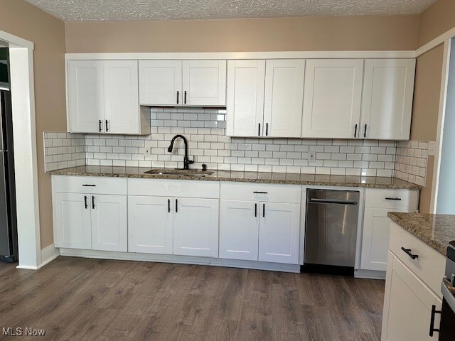 Building Photo - 2553 Edgebrook Ave