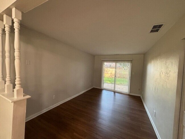 Building Photo - Windsor Oaks West