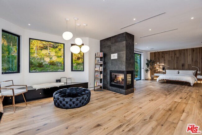 Building Photo - 25879 Chalmers Pl