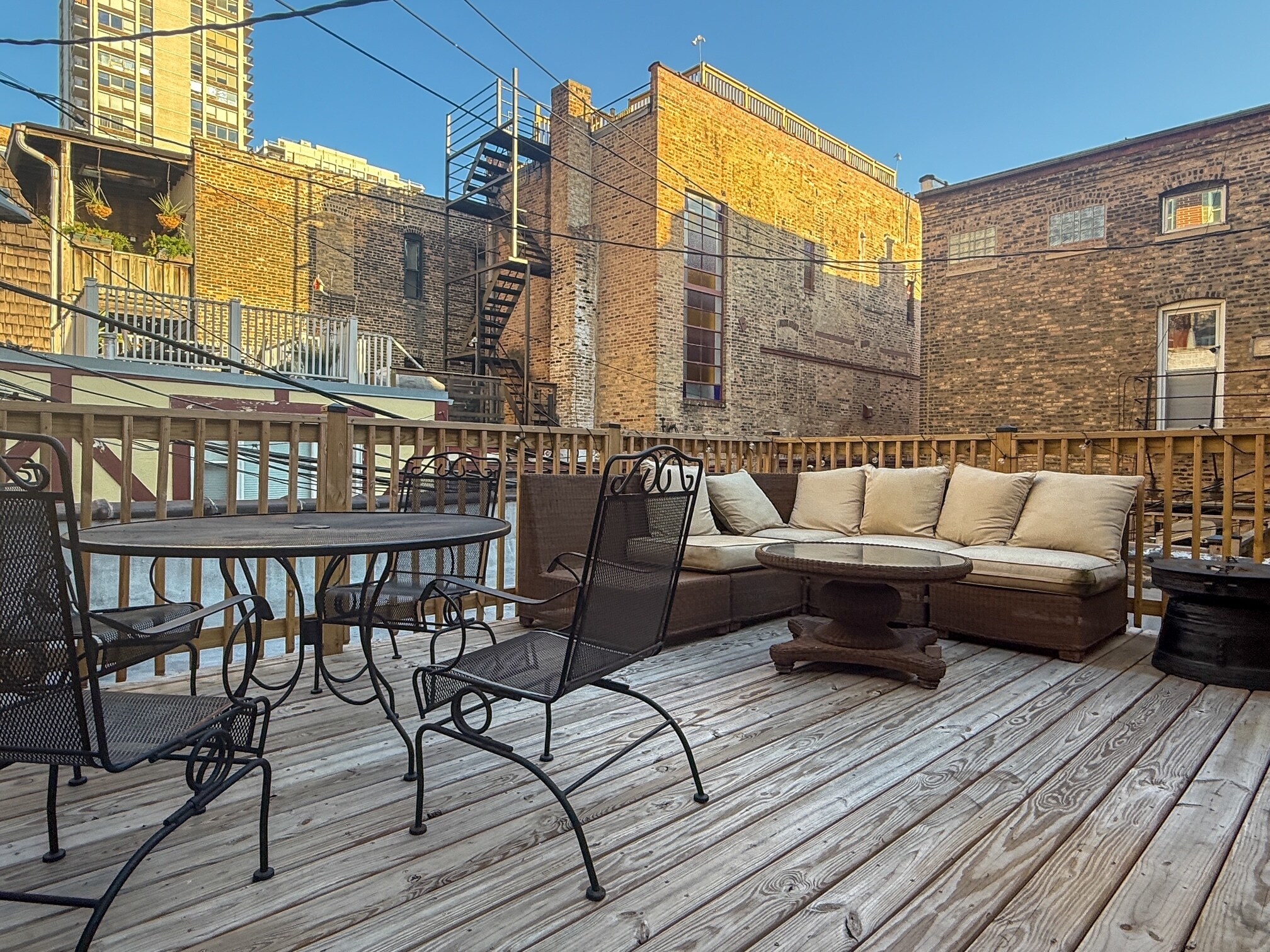 Building Photo - 1509 N Wells St