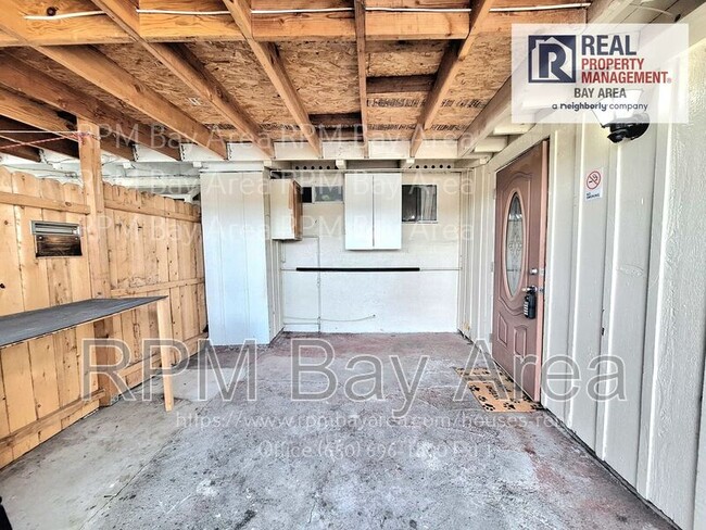 Building Photo - 1621 Sumatra St