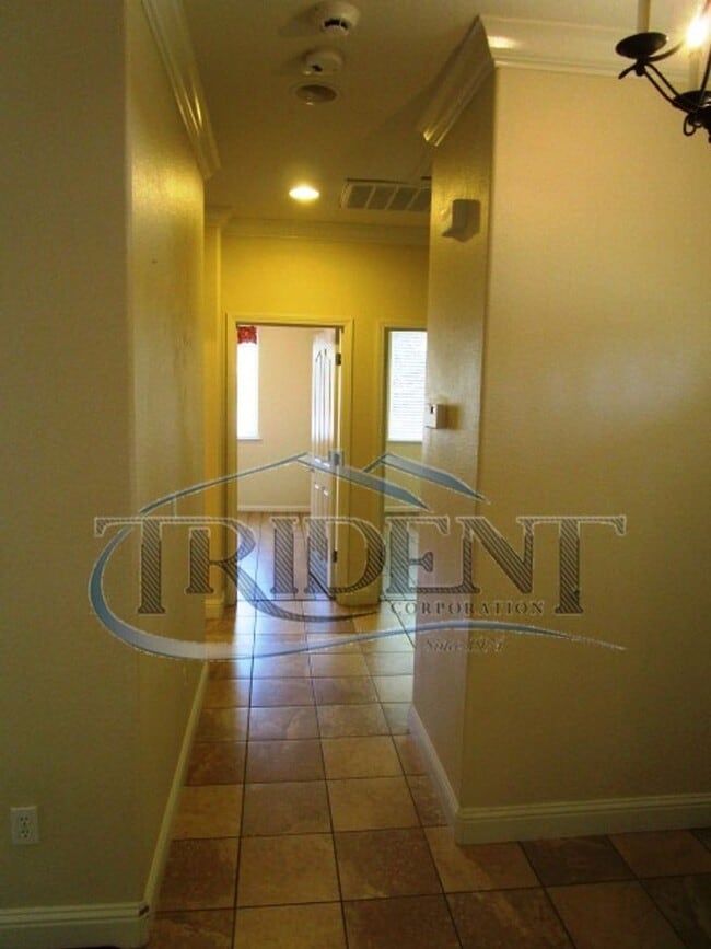 Building Photo - 760 Heron Landing Way