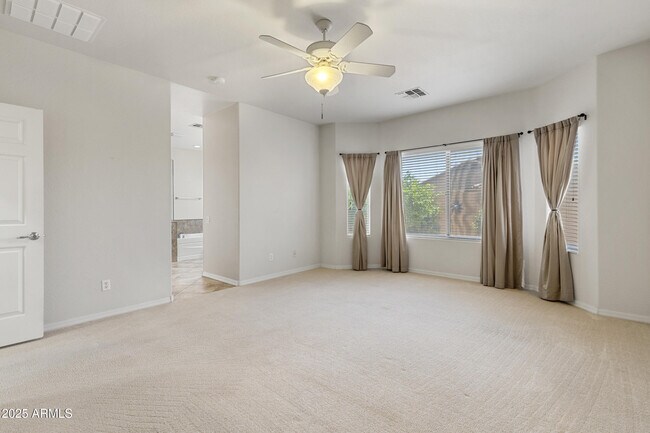 Building Photo - 10831 E Sylvan Ave