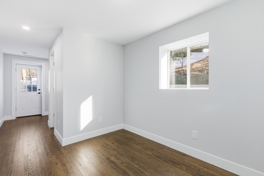 Building Photo - 85 Euclid Ave