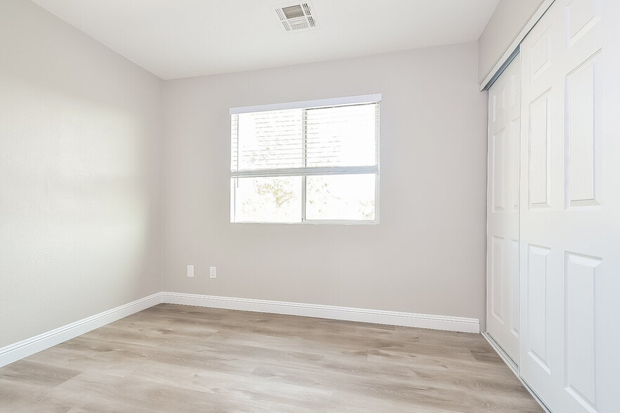 Building Photo - 6347 Blushing Willow St