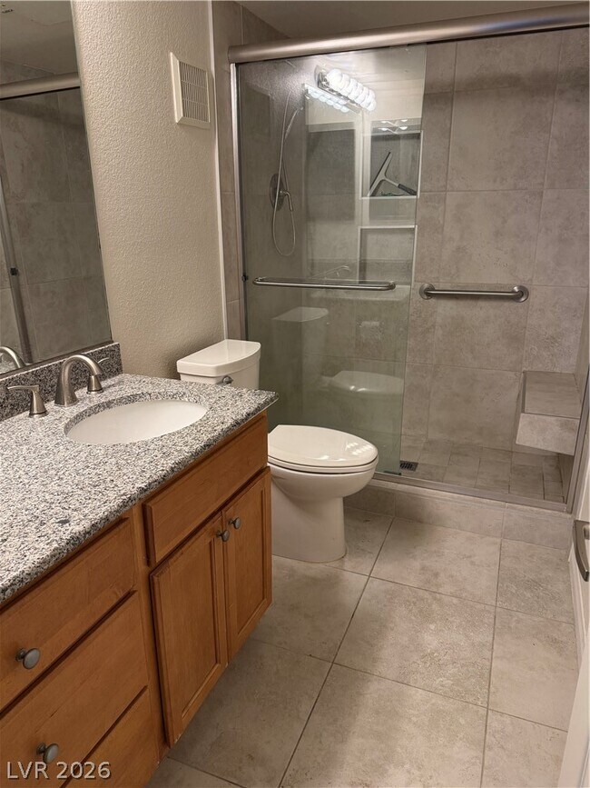 Building Photo - 2845 Loveland Dr