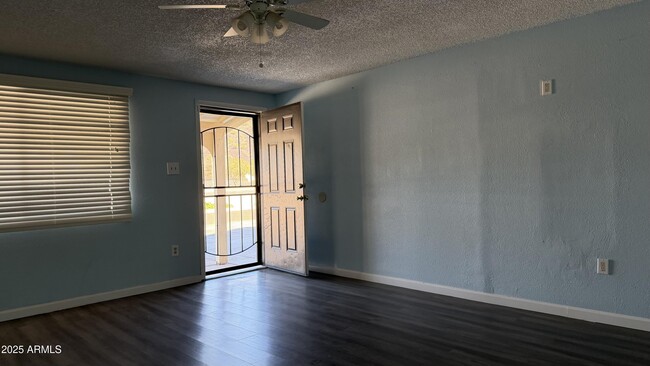 Building Photo - 1645 W Thunderbird Rd