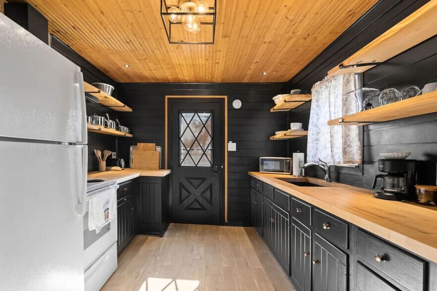 Building Photo - 532 Garfield St