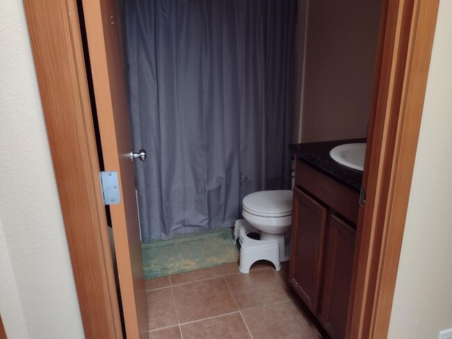 Building Photo - Five Bedroom House for Rent in Bellingham