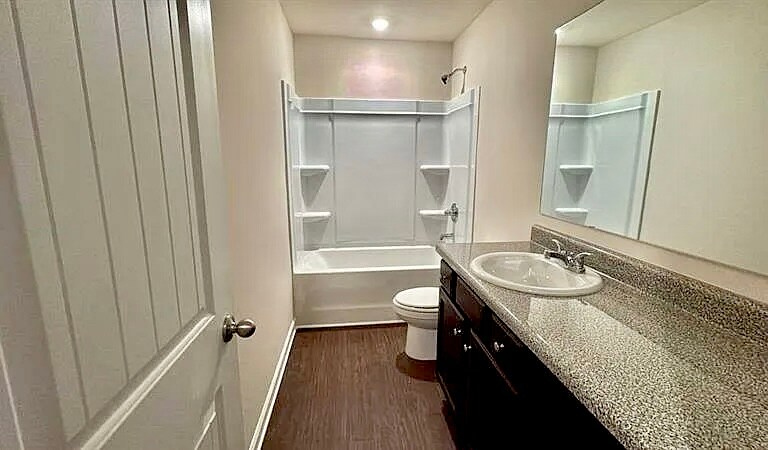 Building Photo - 105 Berry Dr