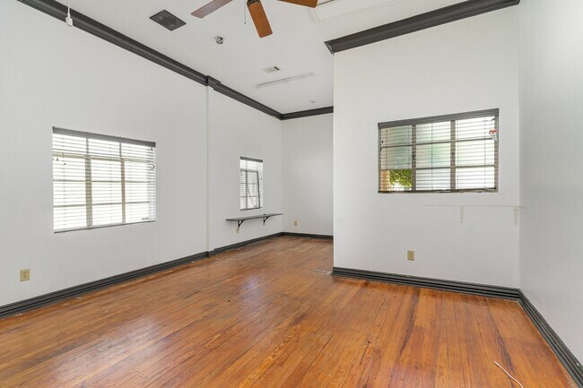 Building Photo - 2602 Kings Rd