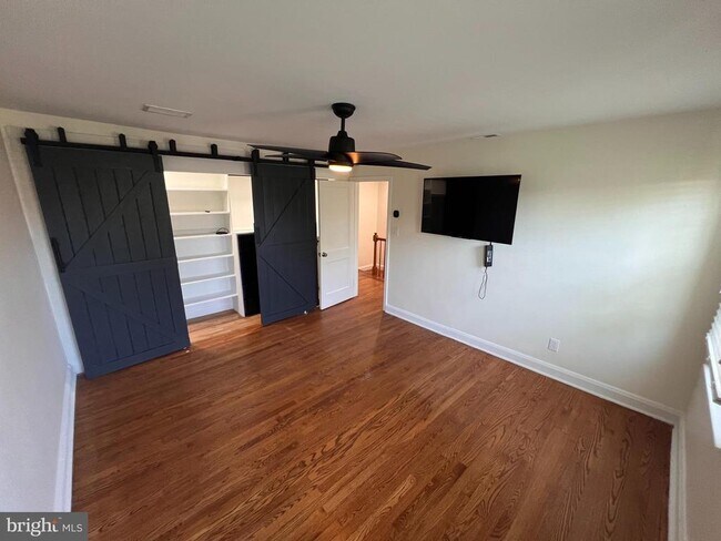 Building Photo - 1583 Doxbury Rd