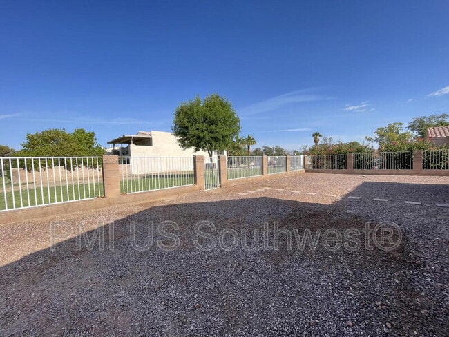 Building Photo - 2007 Lause Bay