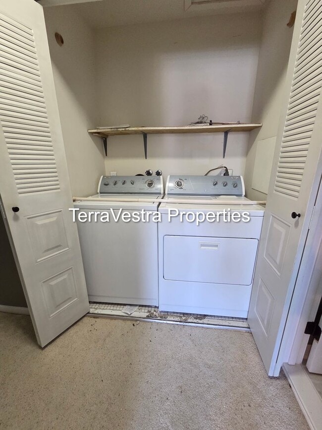 Building Photo - 3 Bed 2.5 Bath in Sicklerville! Eligible for $500 Security Deposit.