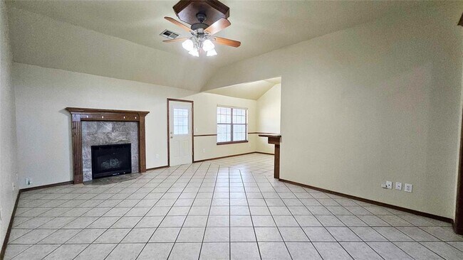 Building Photo - 417 E Plantation Terrace