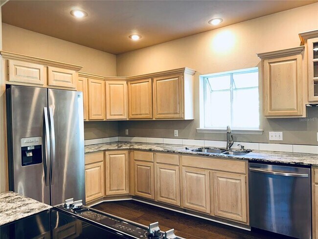 Building Photo - 10947 Palmetto Blvd