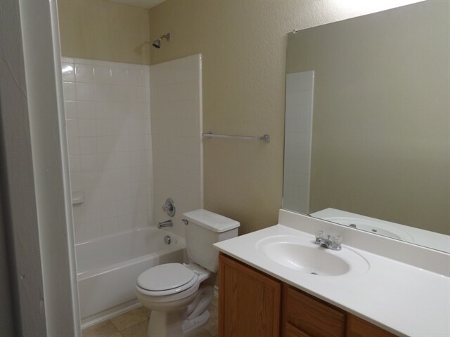 Building Photo - 7522 Drake Cyn