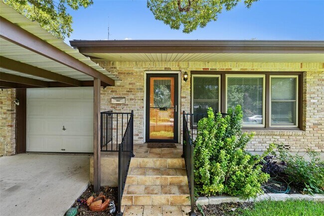 Building Photo - 1206 Larkwood Dr