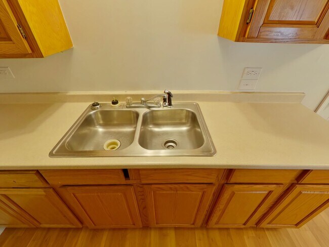 Building Photo - 2020 E Murdock St, Wichita, KS 67214