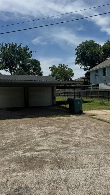 Building Photo - 8111 Roswell St
