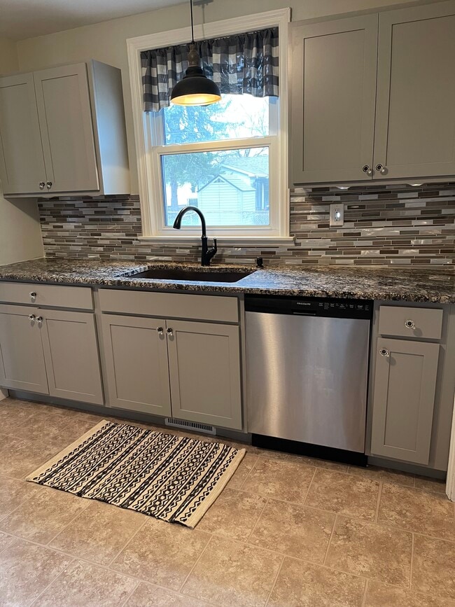 Building Photo - 4202 N Devon Ln