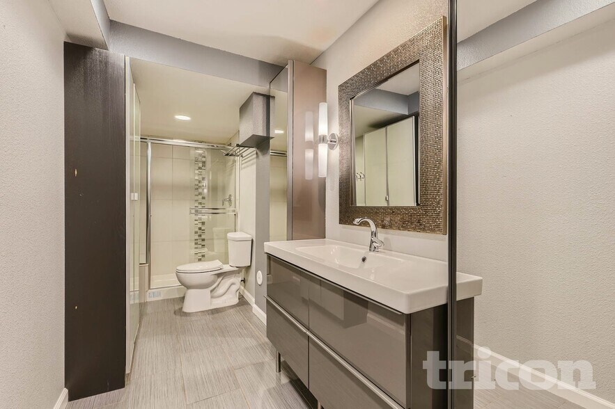 Building Photo - 5078 S Elkhart Ct