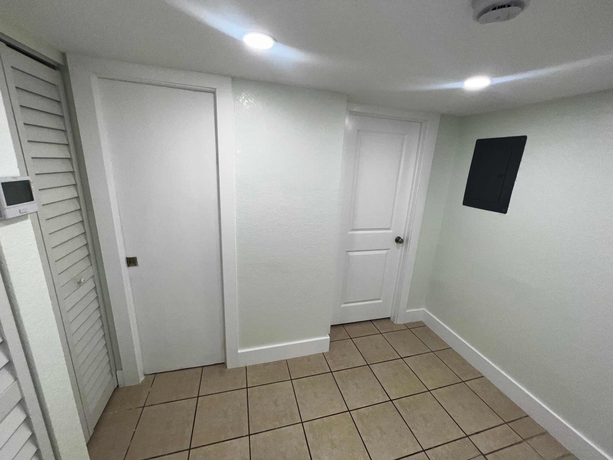 Building Photo - 9300 W Flagler St